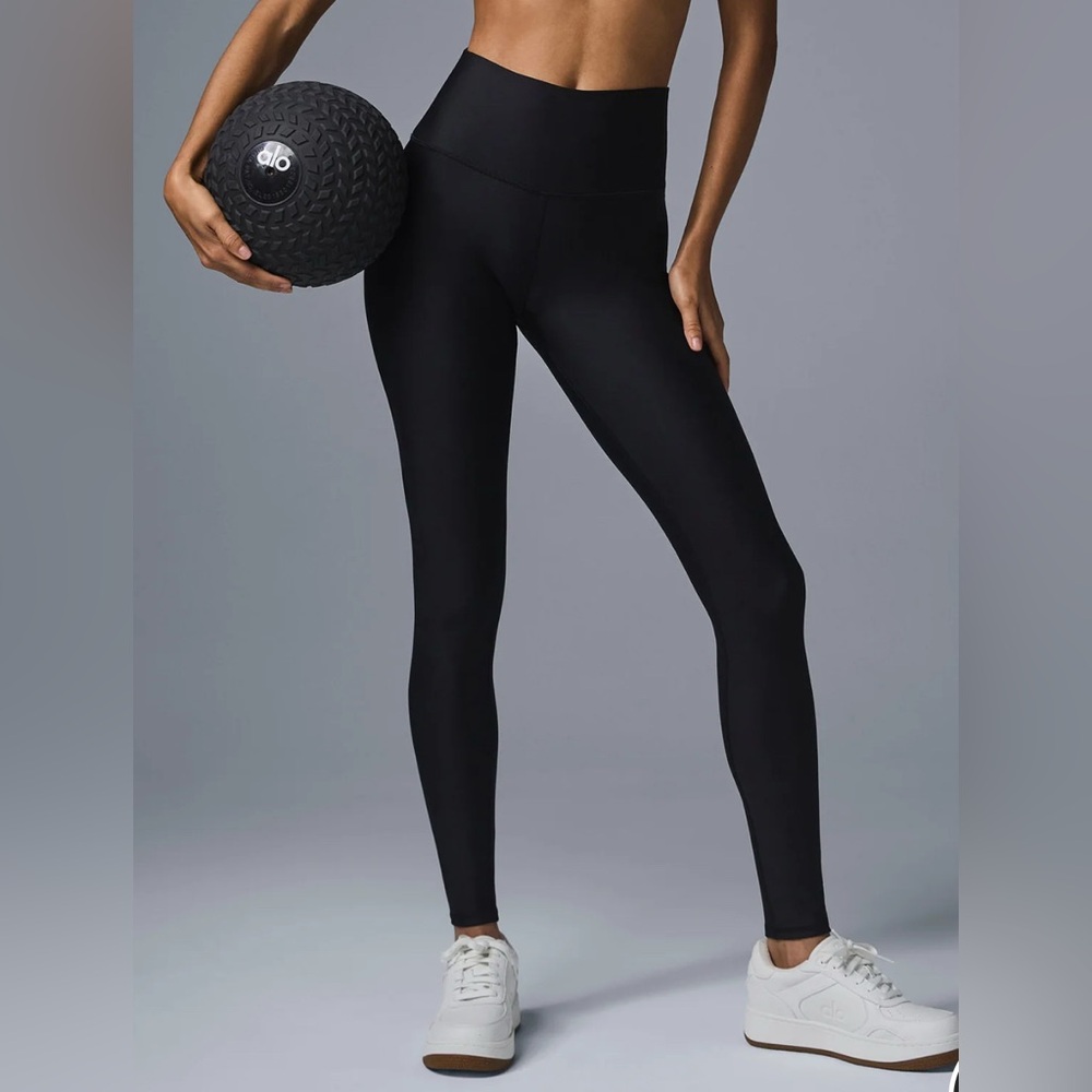 Alo 7/8 High-Waist Airlift Legging in Black | Size: L